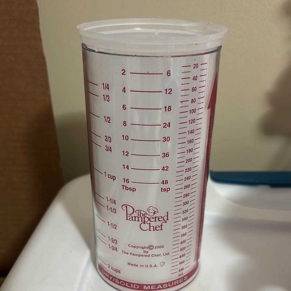 Pampered Chef Measuring Cup NEw
